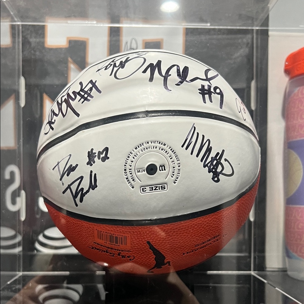 Autographed Basketball WNBA